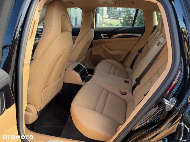 Porsche Panamera 4S E-Hybrid - 13