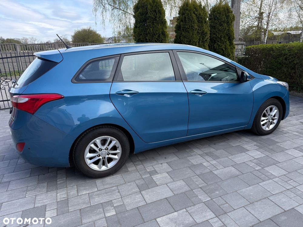 Hyundai i30 blue Kombi 1.6 CRDi YES Gold - 7