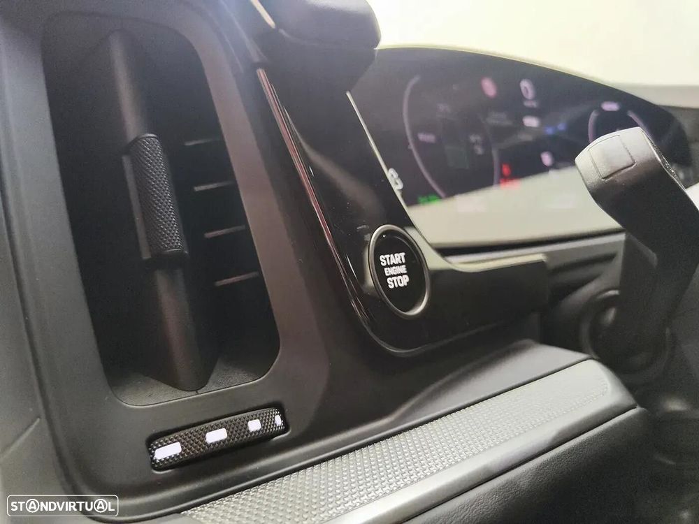 Porsche Cayenne Coupé E-Hybrid - 17