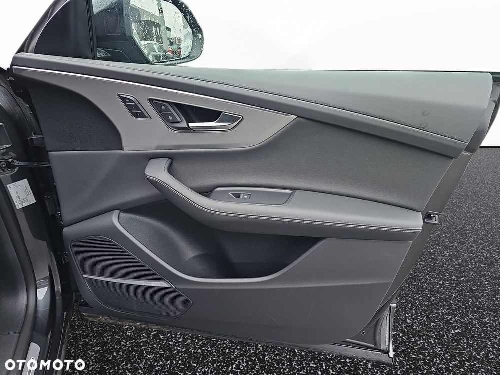 Audi Q8 55 TFSI mHEV Quattro Tiptronic - 22