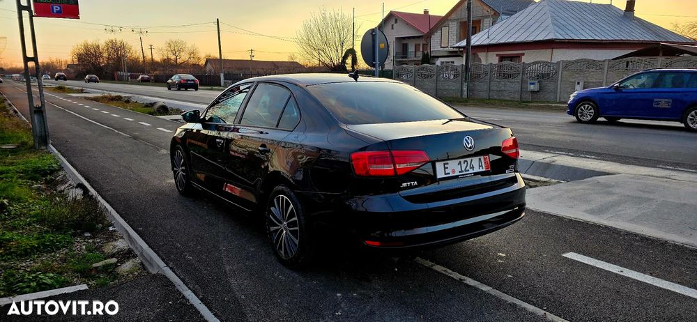 Volkswagen Jetta 2.0 TDI DSG BlueMotion Technologie Allstar - 5