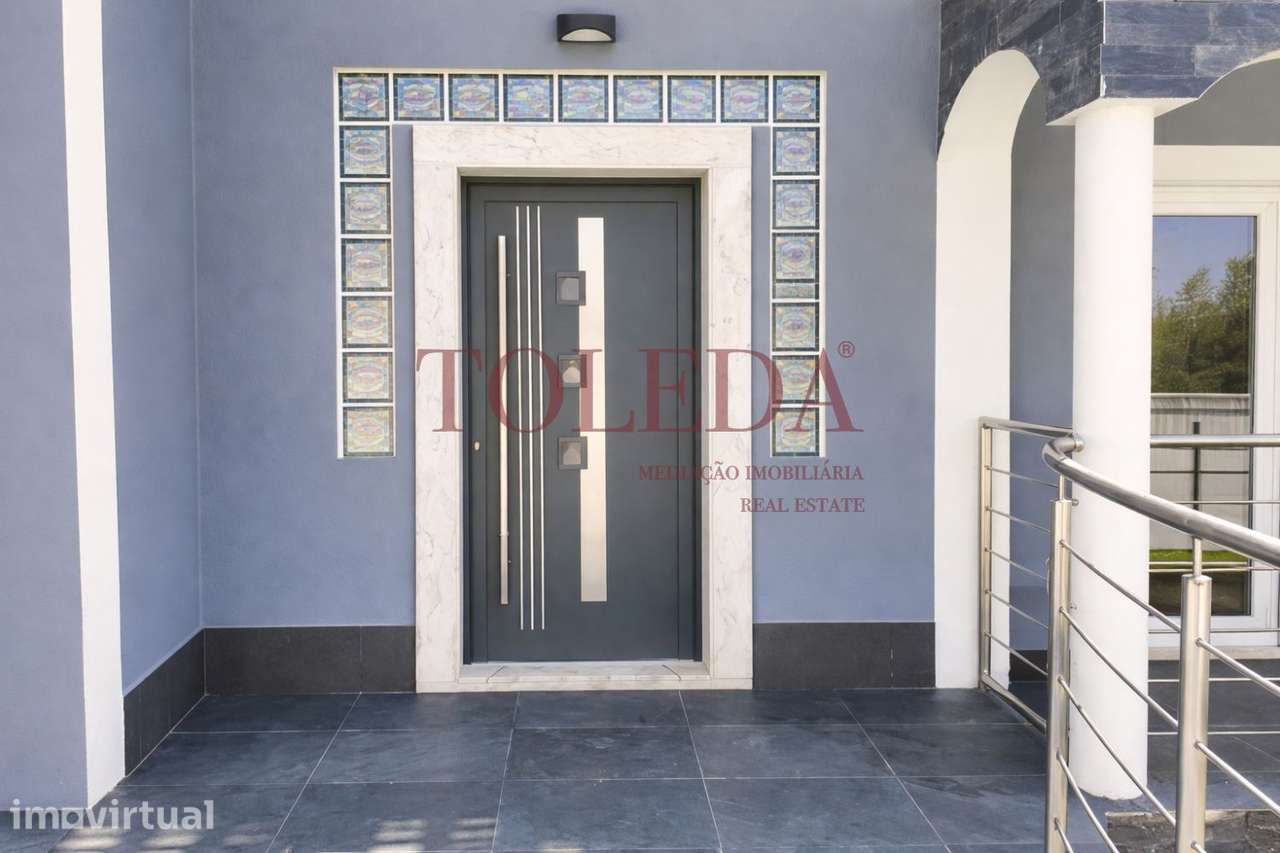 Moradia Isolada T5 com lote de 850m2 - Grande imagem: 3/29