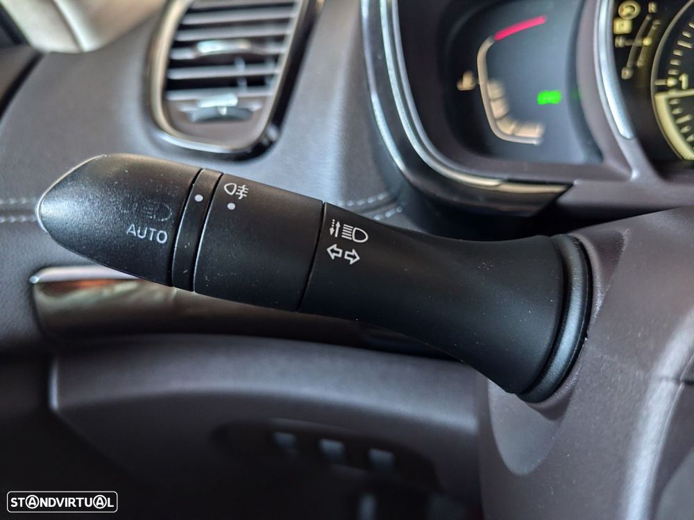 Renault Espace 1.6 dCi Initiale Paris EDC - 11