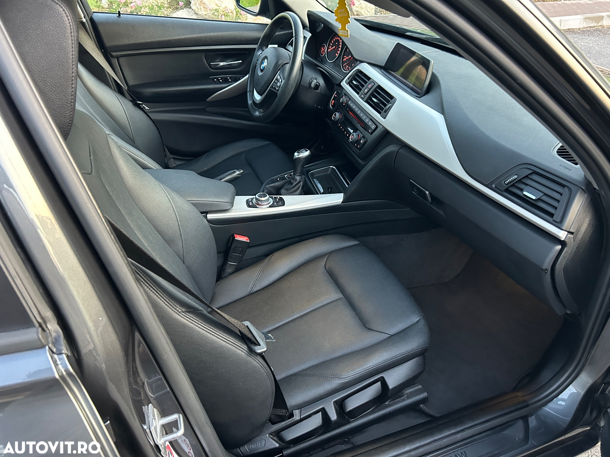 BMW Seria 3 320d Touring Sport Line - 15