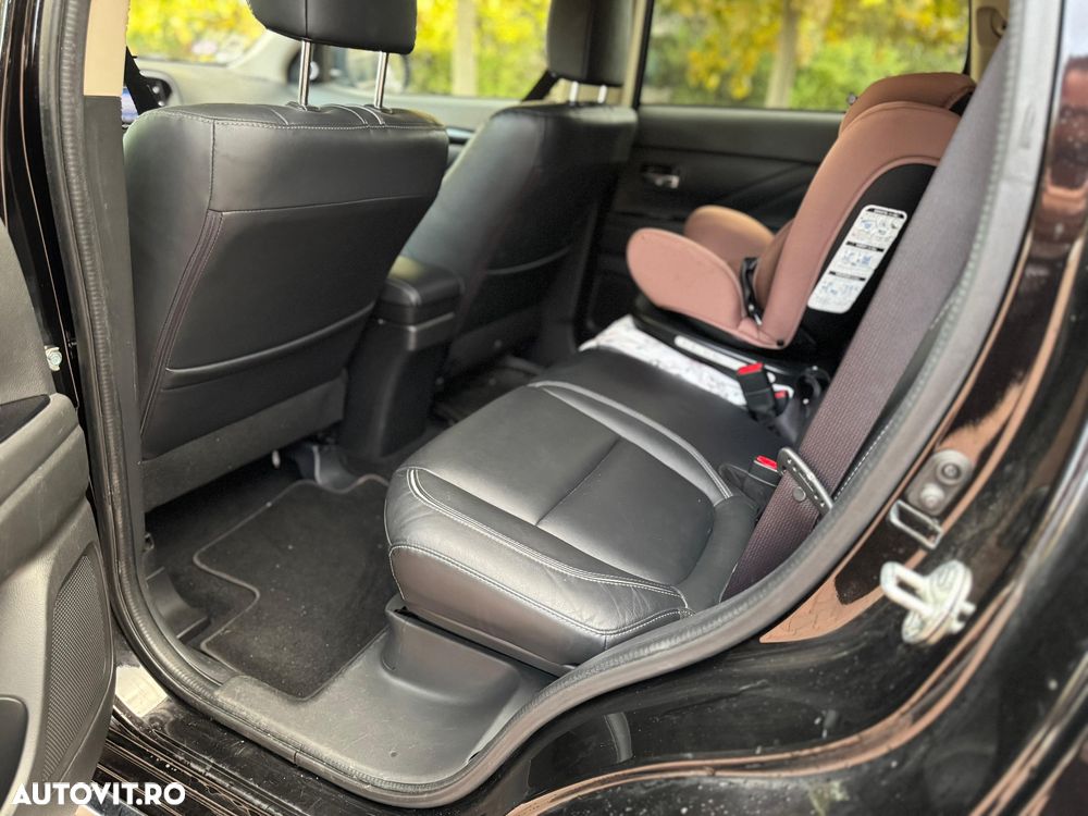 Mitsubishi Outlander - 10