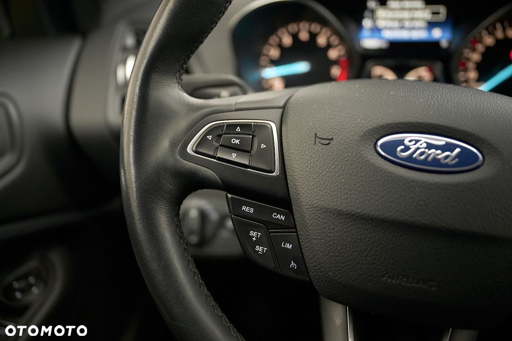 Ford Kuga 1.5 EcoBoost 2x4 Titanium - 32