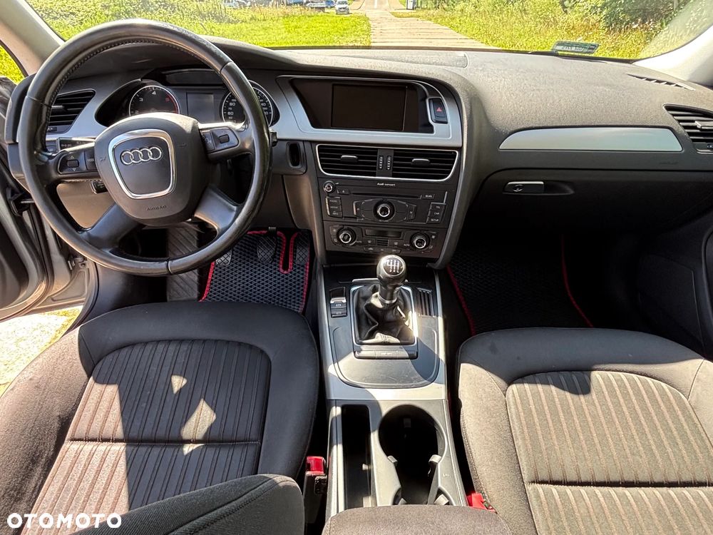Audi A4 Limousine - 6