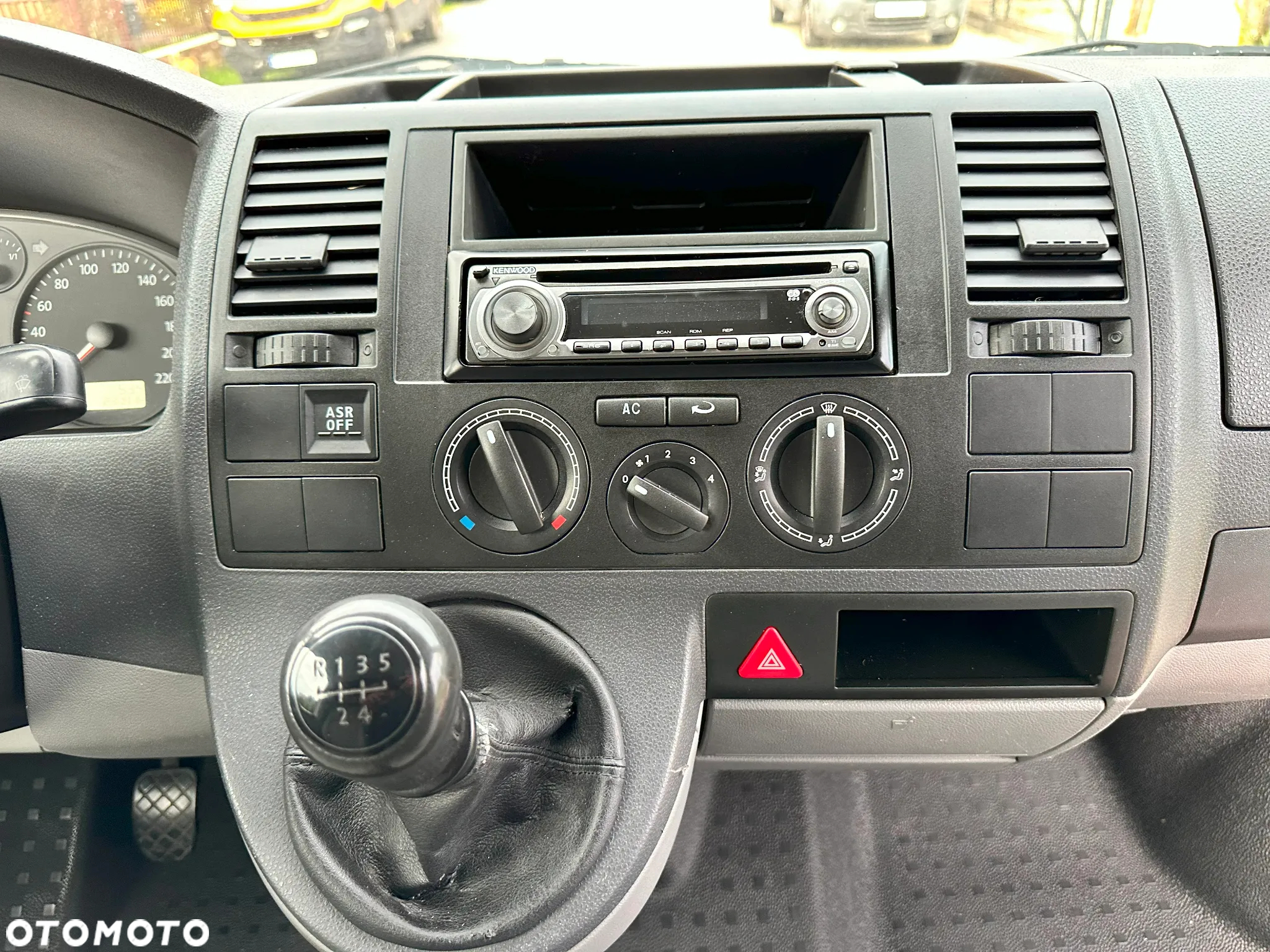 Volkswagen Transporter - 9