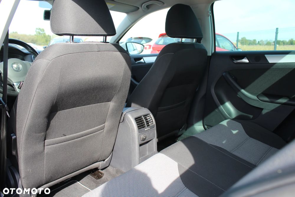 Volkswagen Jetta Hybrid - 22