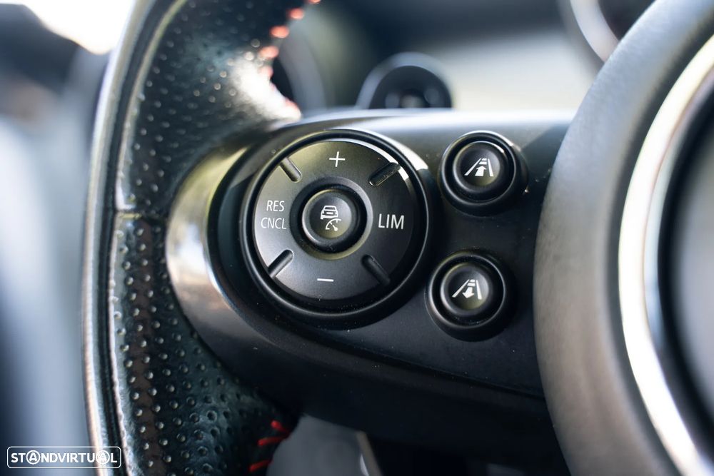 MINI 3 Portas John Cooper Works Auto Desportiva - 30