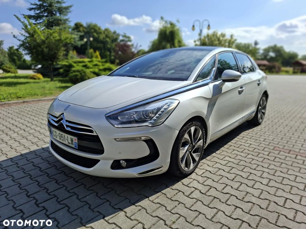 Citroën DS5 HDi 165 SoChic - 1