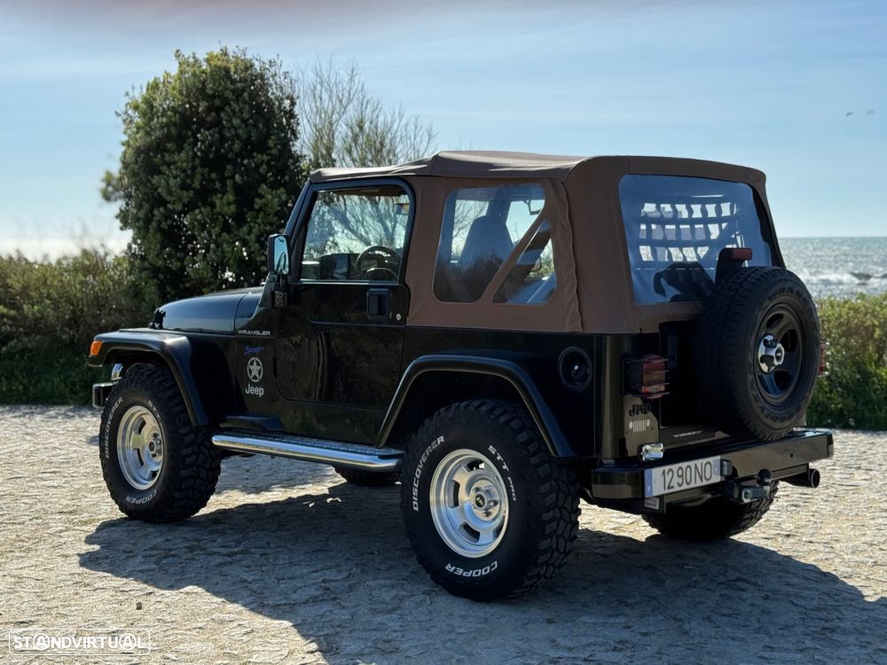 Jeep Wrangler 2.5 Sport Hard Top - 2