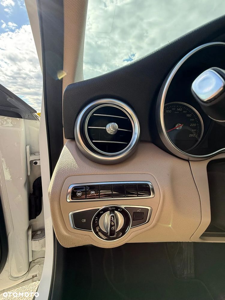 Mercedes-Benz Klasa C 300 7G-TRONIC Avantgarde - 16