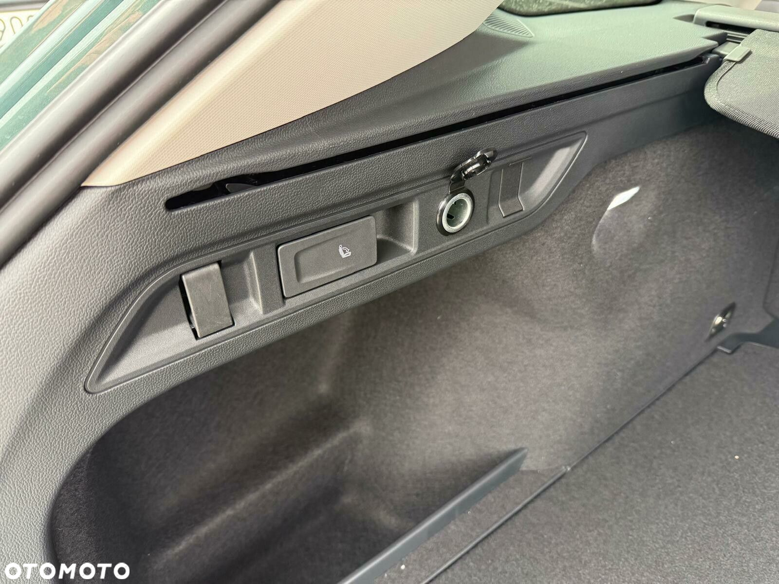 Volkswagen Passat - 34
