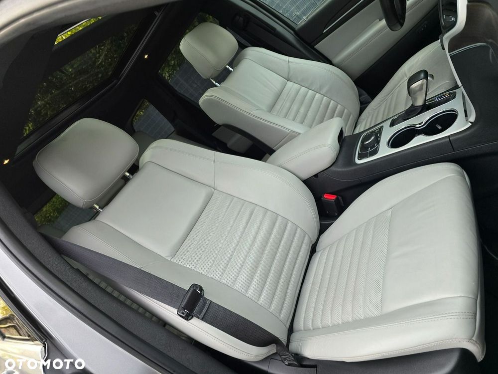 Jeep Grand Cherokee - 39