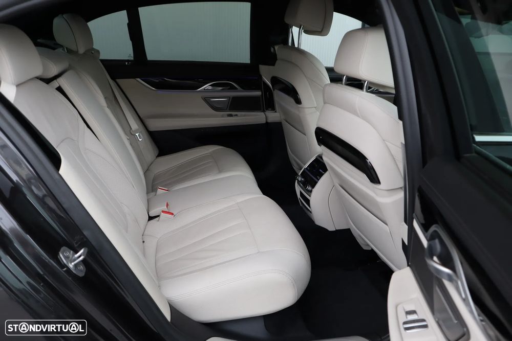 BMW 740 d xDrive Auto - 11