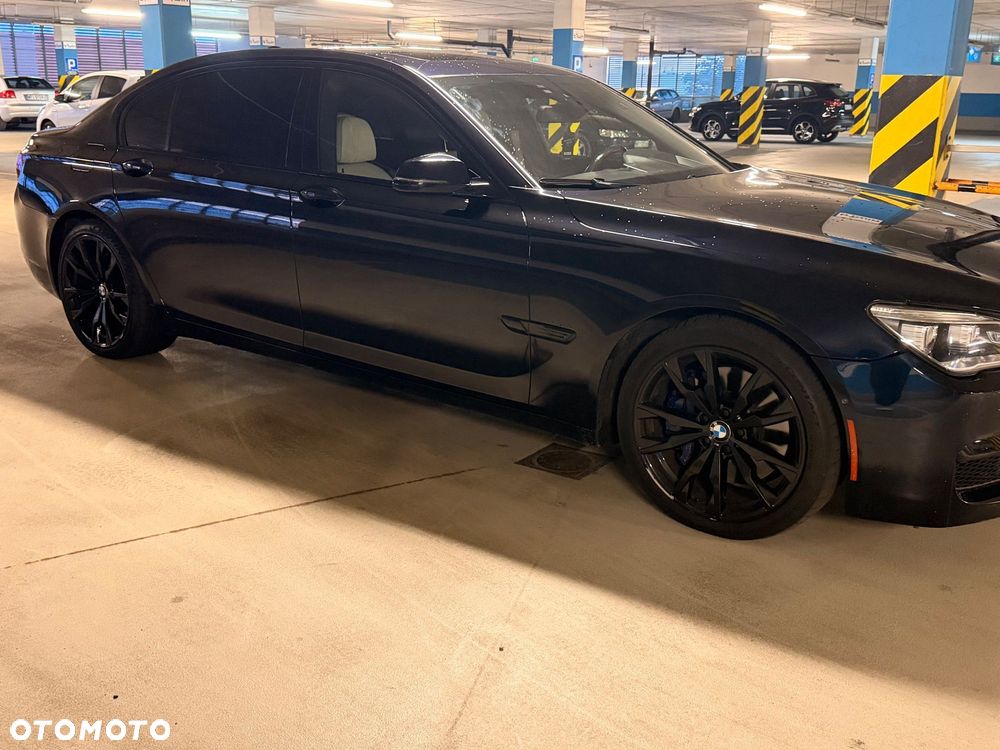 2013 BMW Seria 7, photograph 3