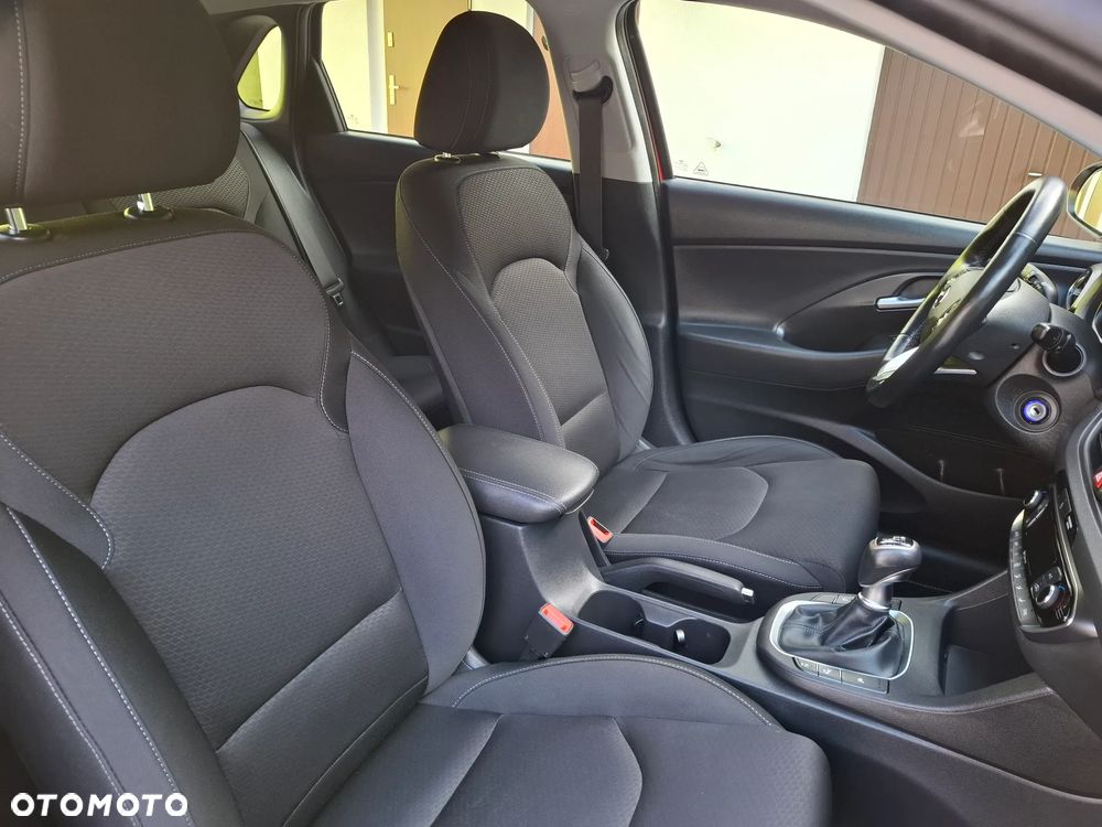 Hyundai i30 blue 1.6 CRDi YES Gold - 18