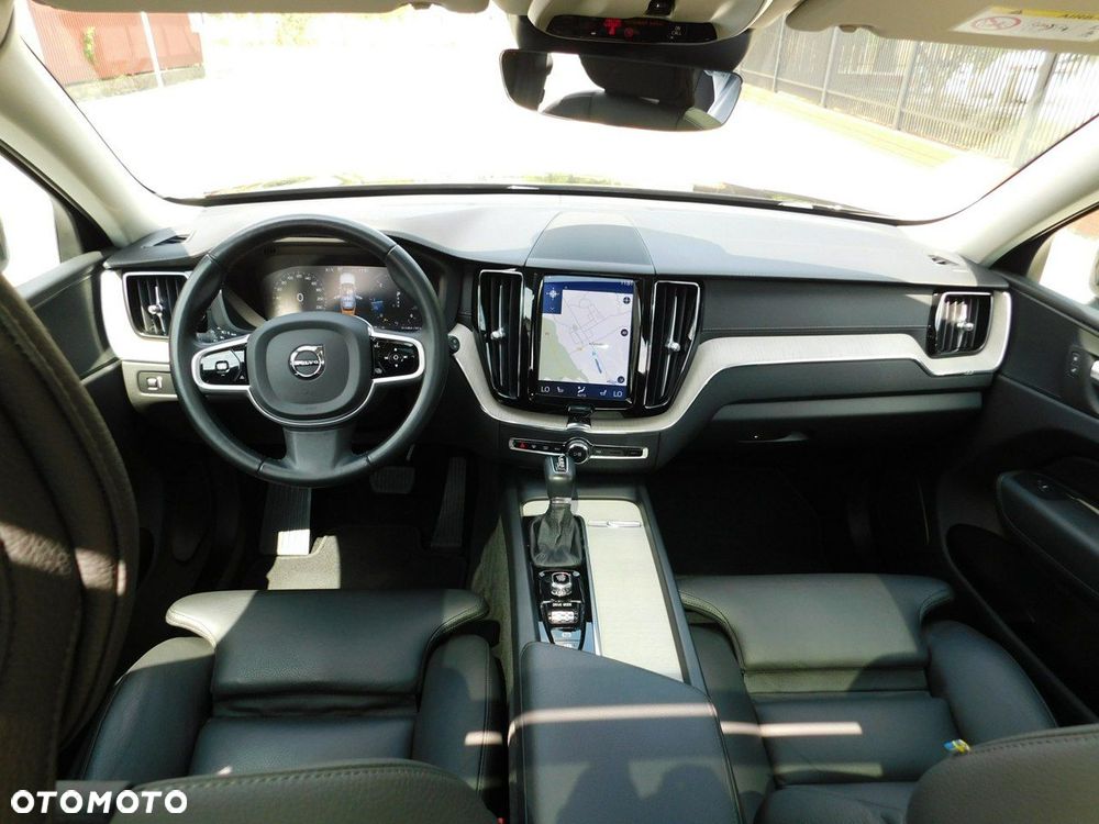 Volvo XC 60 D4 Momentum Pro - 8