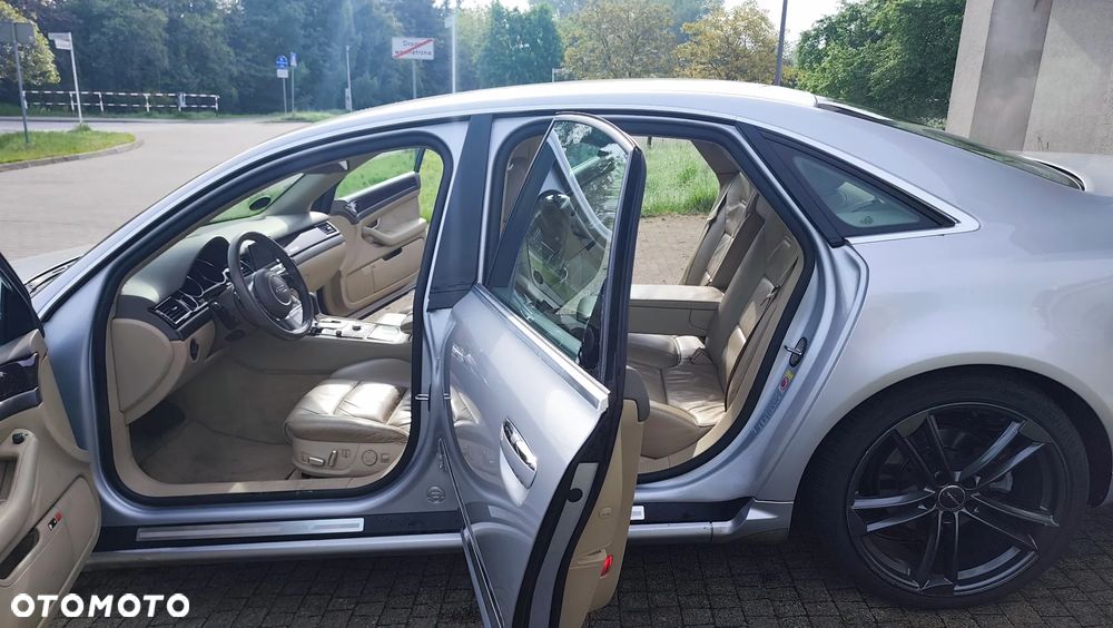 Audi A8 4.2 Quattro - 4