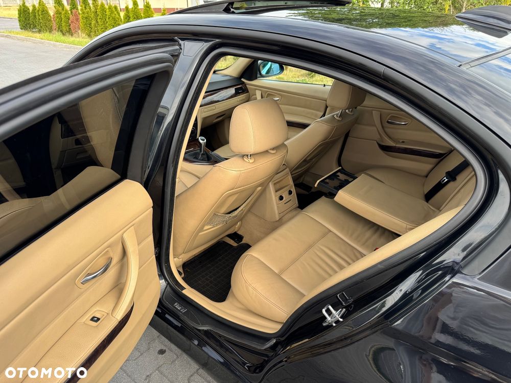 BMW Seria 3 320d - 14