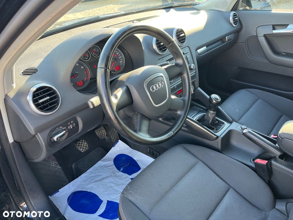 Audi A3 Sportback 1.6 Attraction - 9
