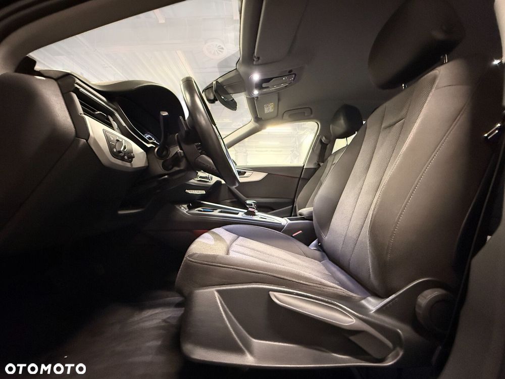 Audi A4 Limousine - 18