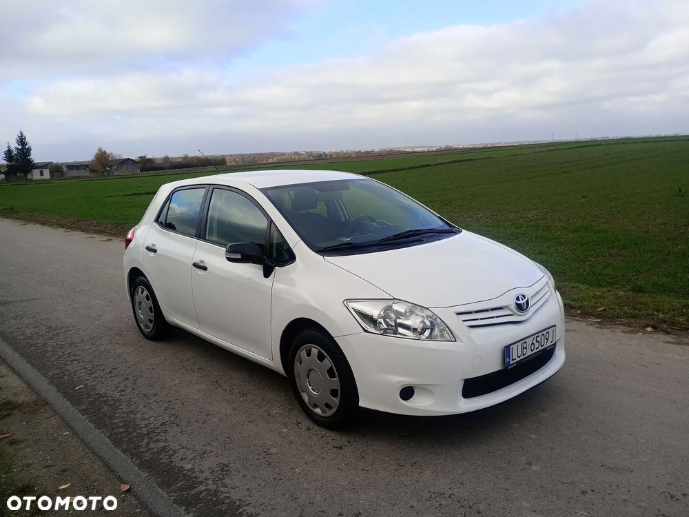 Toyota Auris - 14
