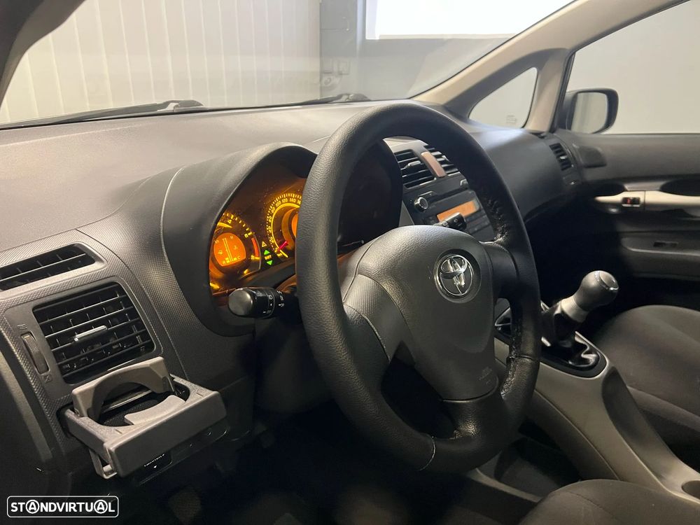 Toyota Auris 1.4 D-4D Sol - 3