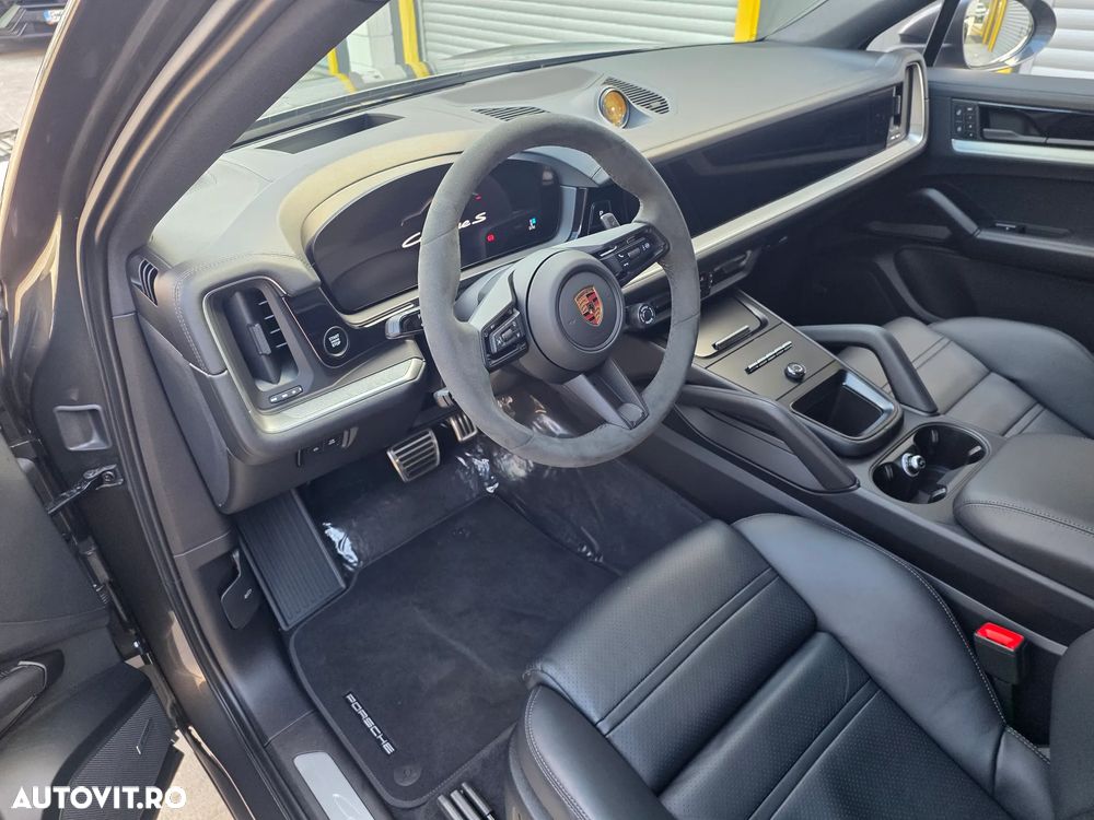 Porsche Cayenne Coupe S E-Hybrid - 8