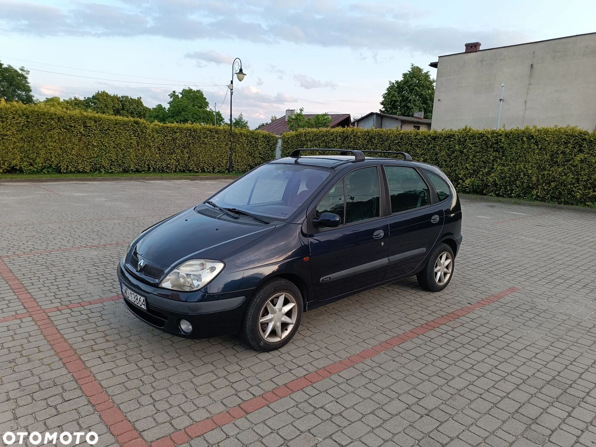 Renault Scenic 1.6 16V Confort Privilege - 1