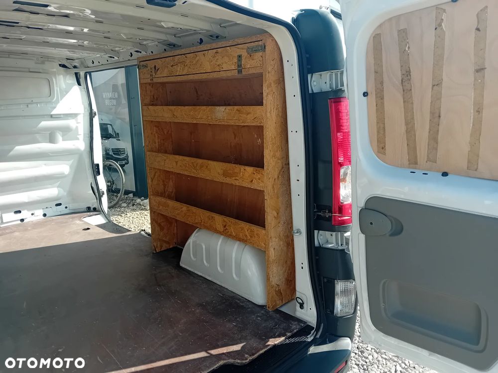 Opel Vivaro - 11