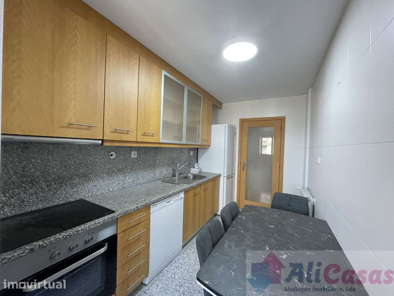 **Apartamento T2 para Venda na Avenida da República, Junto à Câmara - Grande imagem: 3/24