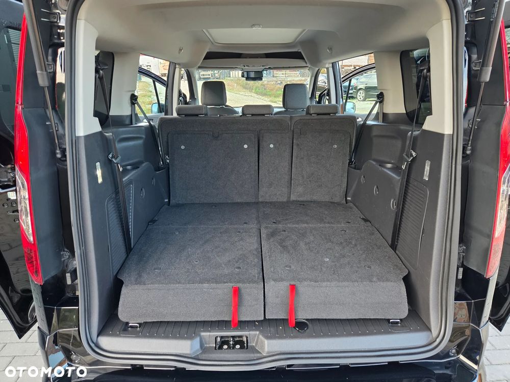 Ford Tourneo Connect Grand - 17