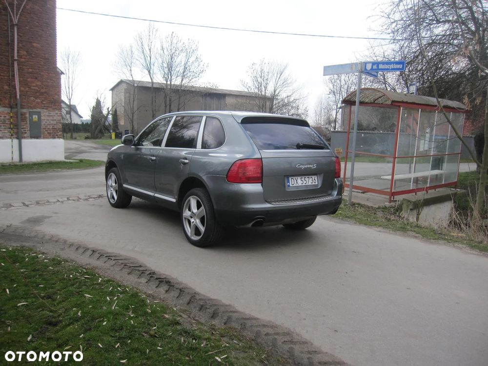 Porsche Cayenne - 16