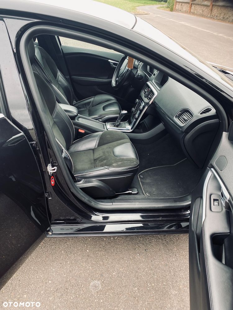 Volvo V40 D2 Drive-E R-Design Kinetic - 13