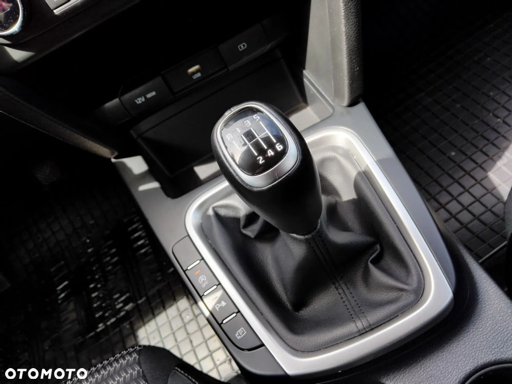 Kia Ceed 1.5 T-GDI M - 15