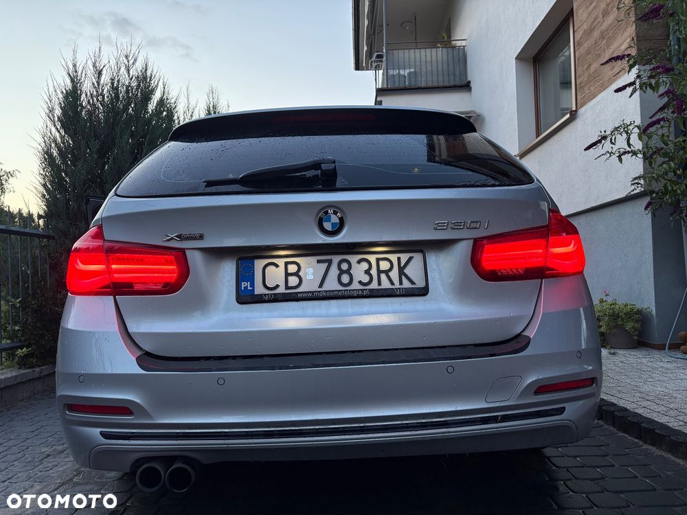 BMW Seria 3 330i xDrive Sport Line - 27