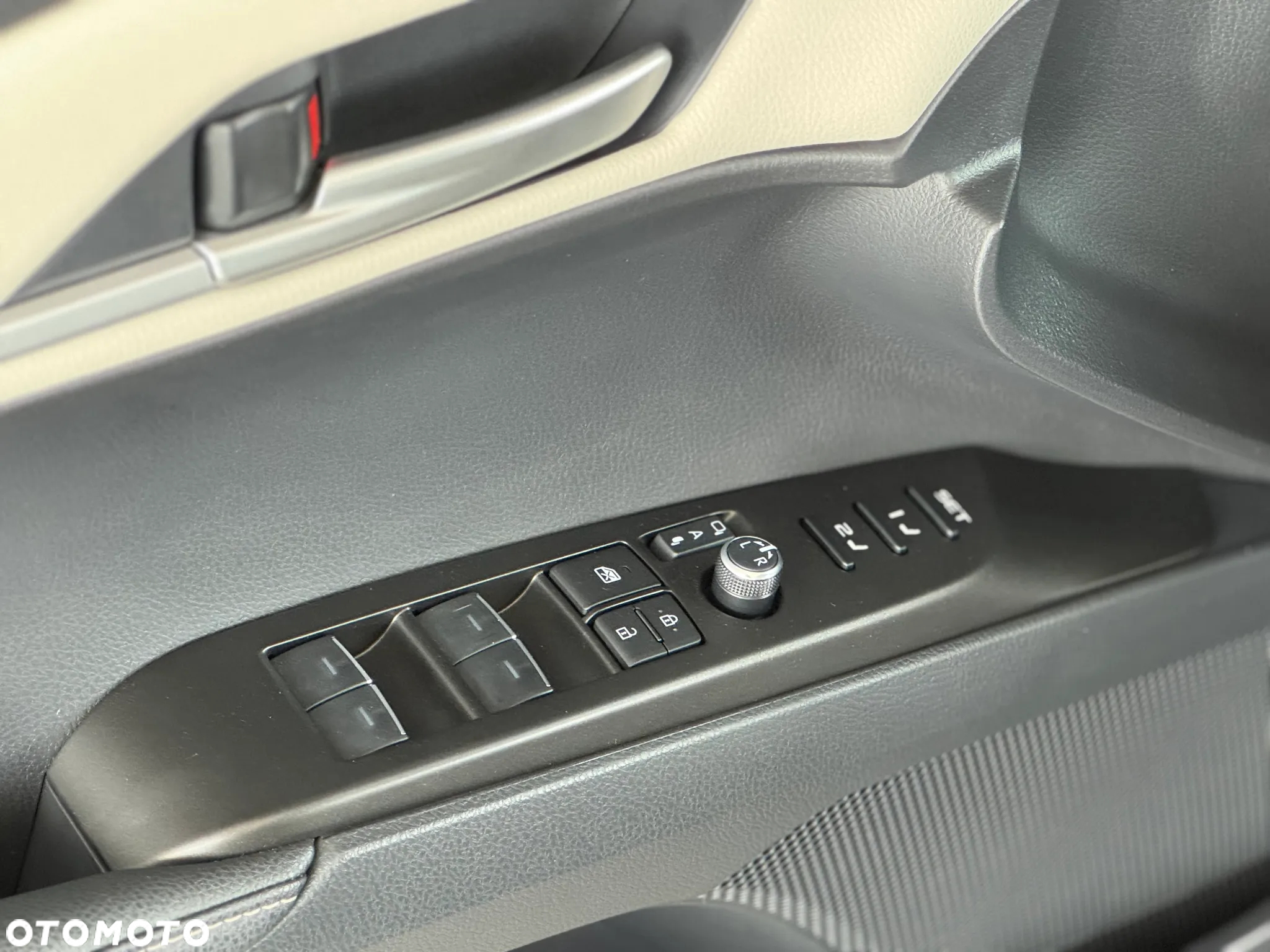 Toyota Camry 2.5 Hybrid Dynamic Force Executive e-CVT - 21