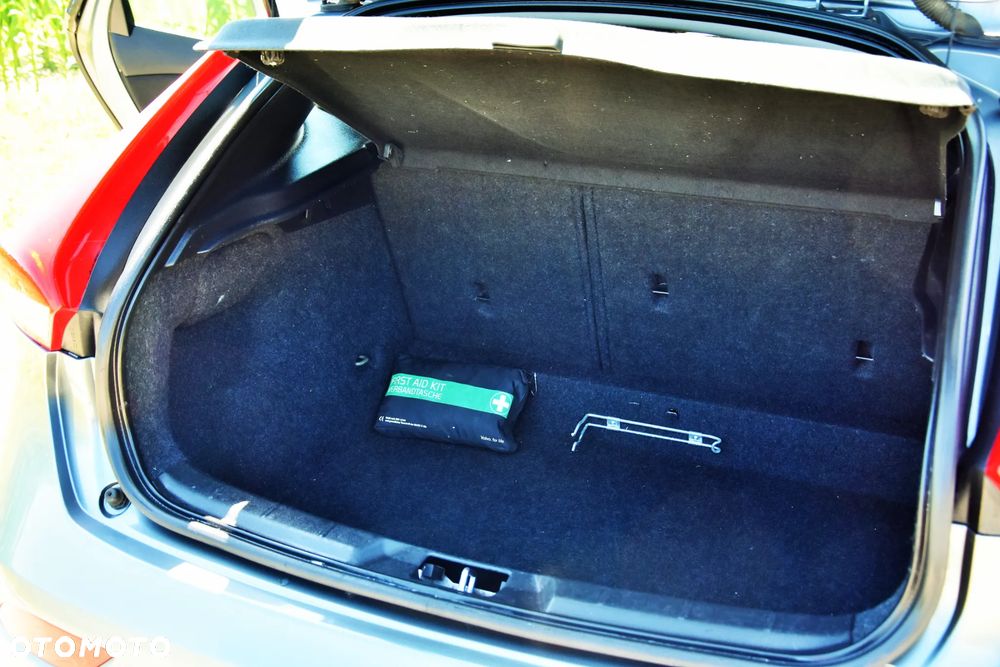 Volvo V40 D2 Momentum - 20