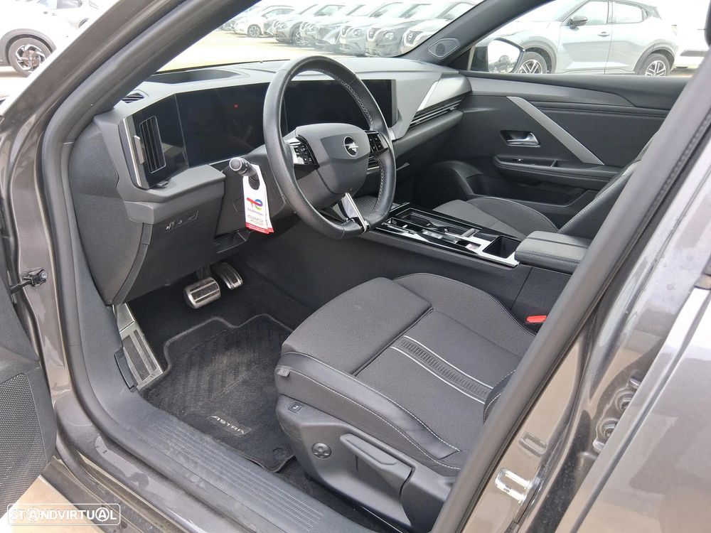 Opel Astra Sports Tourer - 19