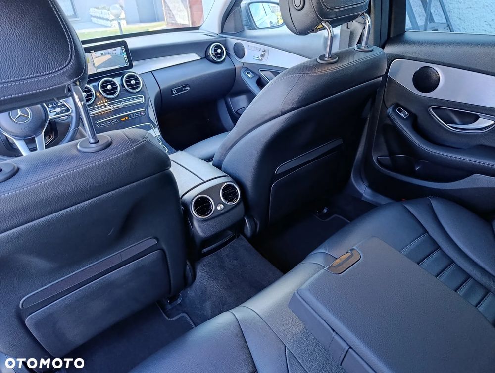 Mercedes-Benz Klasa C 300 d 9G-TRONIC - 21