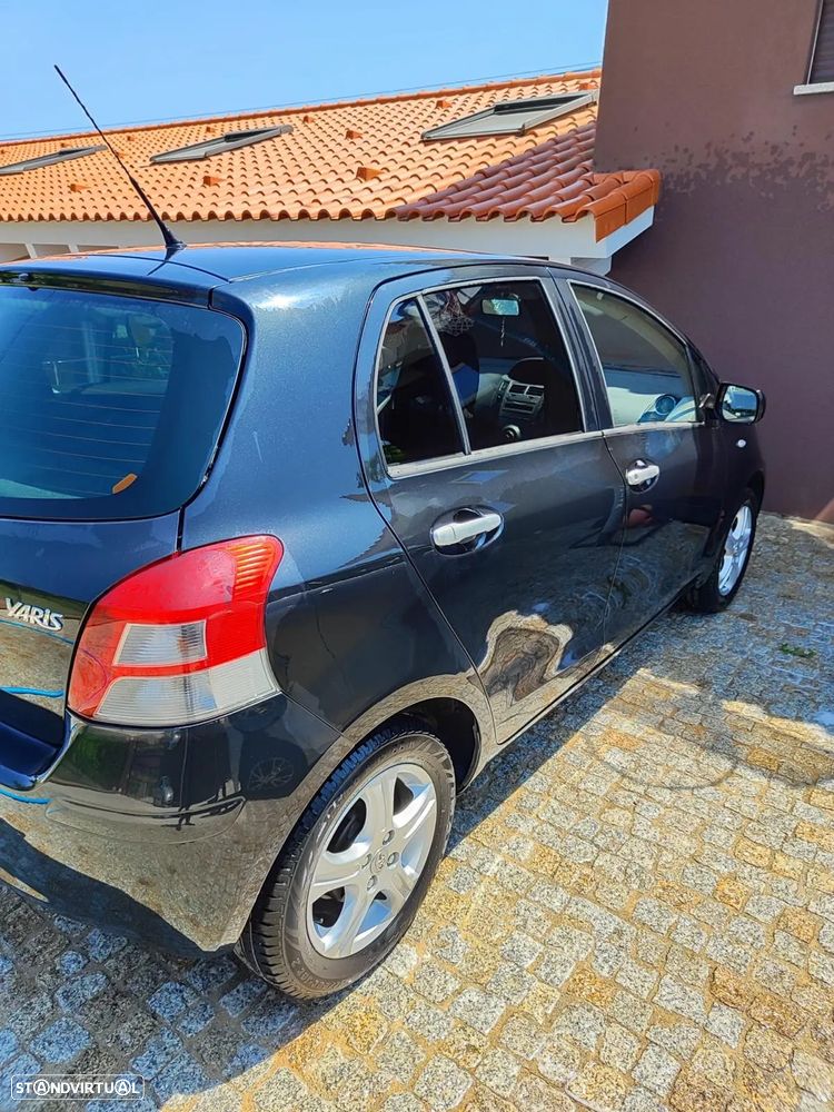 Toyota Yaris 1.0 VVT-i Sol - 3