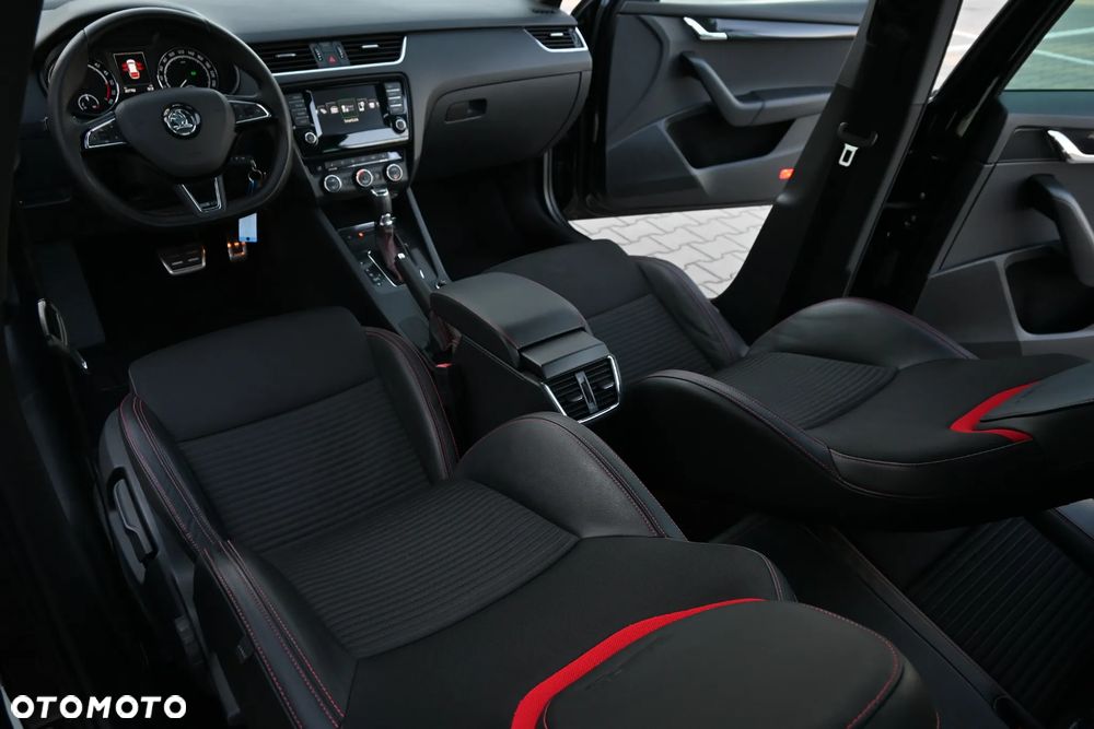 Skoda Octavia 2.0 TDI DSG RS - 30