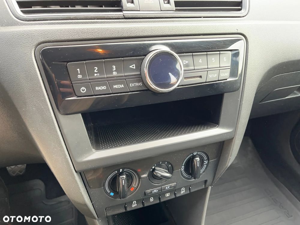 Skoda RAPID 1.0 TSI Active - 10