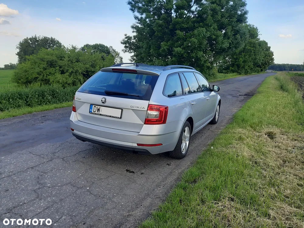 Skoda Octavia 1.6 TDI Ambition - 5