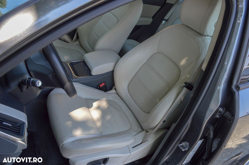 Jaguar E-Pace P200 AWD S - 25
