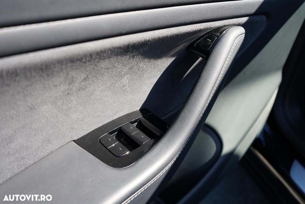 Tesla Model 3 Langstreckenbatterie Allradantrieb Dual Motor - 26