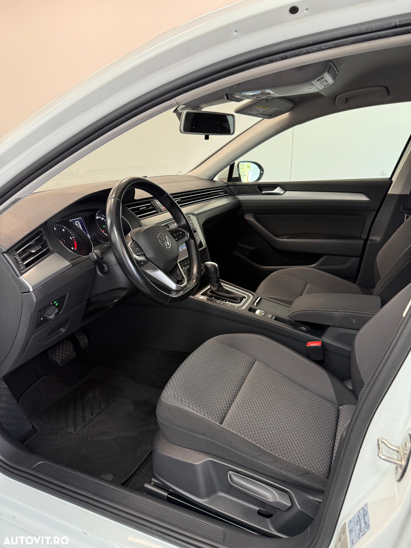 Volkswagen Passat 2.0 TDI DSG Advance - 26
