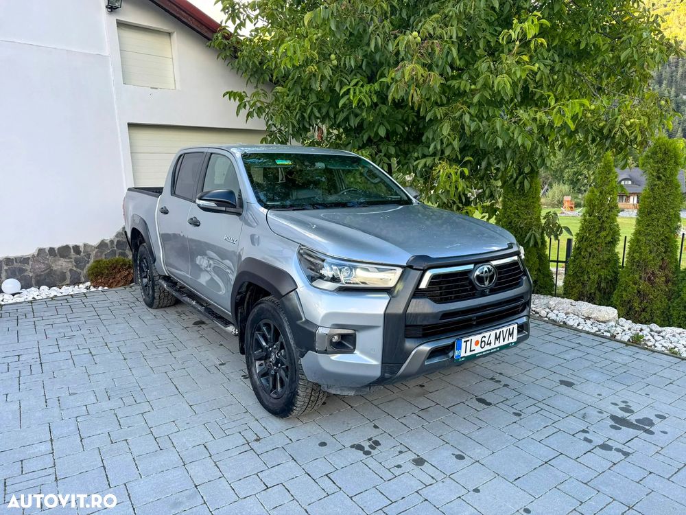 Toyota Hilux 2.8D 204CP 4x4 Double Cab AT Invincible - 2